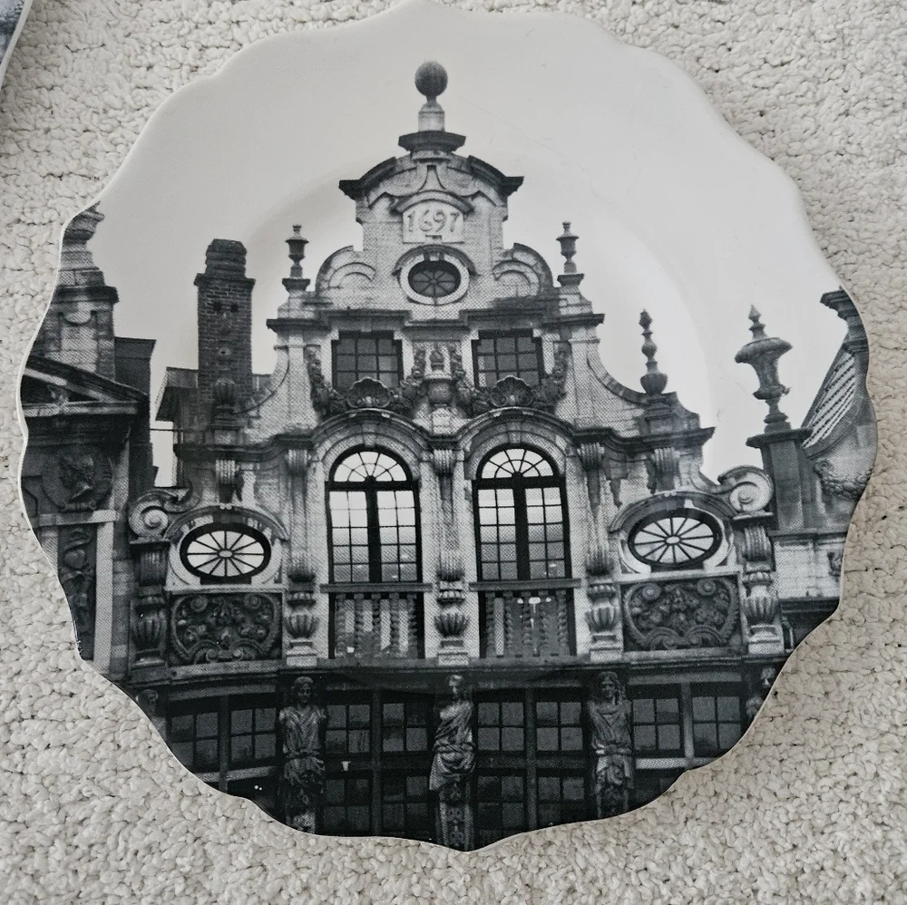 H&M Black & White Old World Architecture Salad Plate X 2 | 8.75